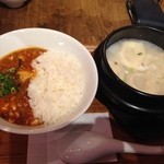 肉汁水餃子 餃包 六本木交差点 - 麻婆豆腐丼定食（８９０円）