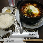 是的菜館 - 四川麻婆豆腐（中辛）卵トッピング＆近江コシヒカリ白ご飯〈搾菜付き〉（中）＆レモンソーダ②