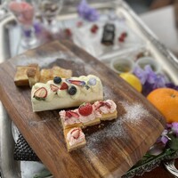 スミレオオサカ - 