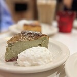 THE GREAT BURGER - ピスタチオラズベリーチーズケーキ