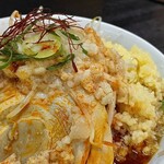 Ramen Kura - 魔王¥930内　太麺硬さ普通鬼辛野菜２倍背脂マシマシニンニクマシマシ。もやしそのままだとぬるいので汁に浸して浸して食べる。美味い。