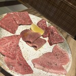 Koshitsu Yakiniku Yorozu - 