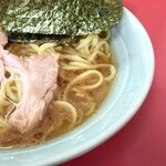 Iekei Ra-Men Numaduya - クラシック寄りなスープ。
