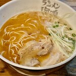 Ramen Unari - ちょっとずつ辛味噌を溶かして「色変」