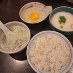 牛たん料理 閣 電力ビル店 - 麦飯、スープ