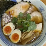 Chuukasoba Hanzawa - 限定 真鯛出汁ラーメン(醤油) 1200円　煮玉子トッピング