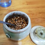 白河手打らーめん　うさぎ - 自家製のニンニク-ラー油！味変に少量使います！販売もして居ます！