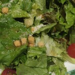 TRATTORIA Italia - シーザーサラダ、新鮮な野菜の上にカリカリクルトンが〜(^_-)