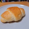 二本松ベーカリー - 料理写真:塩バターパン(110円)