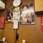 Maru Boshi Ramen - 店内のタレント写真