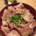 Kamachiya Ebisu - ランチメニューの十勝豚丼(650円)