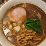 らぁめんや やしげる - 焦がし煮干しラーメン