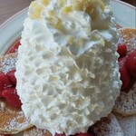 Eggs'n Things - いちごのパンケーキ