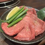炭火焼肉 にく式 すすきの店 - 