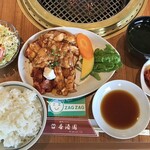 焼肉ハウス香洛園 - 大盛りホルモン定食¥980内