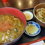 Nakano Ya - カレー丼のご飯大盛り、辛さ3倍。900+50円。