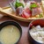 沼津魚市場食堂 - 料理写真:4種の刺身盛り1490円＋ご飯と味噌汁550円