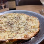 ブラッスリー 航 - トルティーヤピザ しらすチーズ