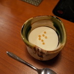 赤坂 きた福 - 玄米茶のゼリー 和三盆のムース載せ