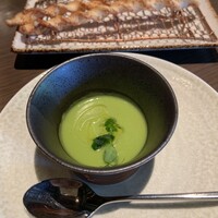 FORNI - 季節のポタージュ、グリンピースです