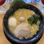 家系ラーメン一新家 - 