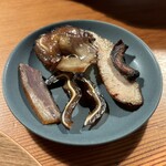 HIGASHITANI  - 鹿の肋 肋の柔らかい部分 猪の耳 猪の首