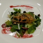 ビストロ　アギャット - サクラマスのムニエル　有機野菜のサラダ　レインボートラウトのキャビア添え（食べ掛けてしまい形が崩れています）