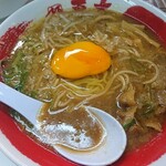 ラーメン東大 - 東大ラーメンこってり(並) 生卵投入