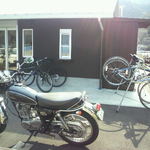 みんなのコーヒー - 自転車やバイクかたくさん。