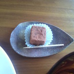 みんなのコーヒー - サービスでスイーツＫさんの生チョコ。