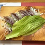 季節料理 みかみ - 料理写真:ホタルイカは30秒ほど、貝で出汁をとったスープでシャブシャブ