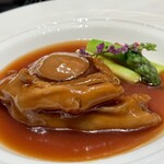 THE 8 - Braised Whole South Africa Abalone (30grams) and Goose Web