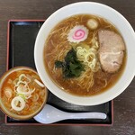 もつ煮屋 日の出食堂 - 