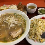 豚太郎　春野店 - みそラーメン定食(やきめし)