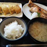 わ楽 - 限定１食の鮭のカマとハラス定食