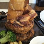 居酒食堂 わ楽 - 豚の角煮❤️＆トリプルマウンテンハンバーグ