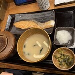 しんぱち食堂 - 同僚の厚切り銀鮭も中々