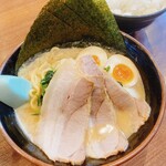 横浜家系ラーメン 吟家 - 