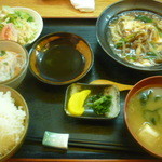 おんじき家ふうど - 日替り定食（ひき肉ときのこの豆富あんかけ、春雨、サラダ、味噌汁、沢庵、高菜、ご飯）