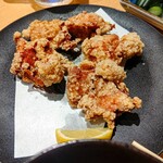 大衆海鮮居酒屋 おっ魚 - 鶏の唐揚げ