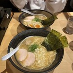 濃厚鶏ソバ 麺 ザ クロ - 