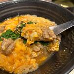 博多親子丼 うま中 - 親子丼はつゆだくの出汁と自慢の鶏肉とトロトロ玉子のハーモーニーが素晴らしい一品に仕上がってましたよ。