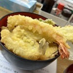 魚庭本店 - 具沢山です。コレで600円はコスパ凄い