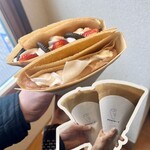 オザキクレープ - 料理写真:『いちごホントノチョコホイップ＋ココアビスケット』『桜あんぎゅうひホイップ』