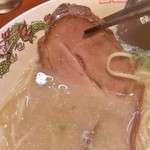 久留米や　いのうえ - 食べ応えのある叉焼！（梁山泊スープ）