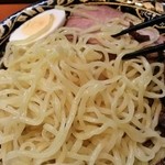 久留米や　いのうえ - 麺は多加水の中細麺！