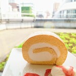 Emu Jei Bukku Kafe Ike Bukuro Honten - ロールケーキ♪