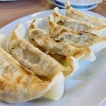 大鷹ラーメン - 餃子(クーポンで2個サービス)