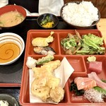 Yatai Izakaya Oosaka Manmaru - 相方の満マル弁当