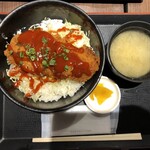 四文屋 - ヤンニョムチキンカツ丼